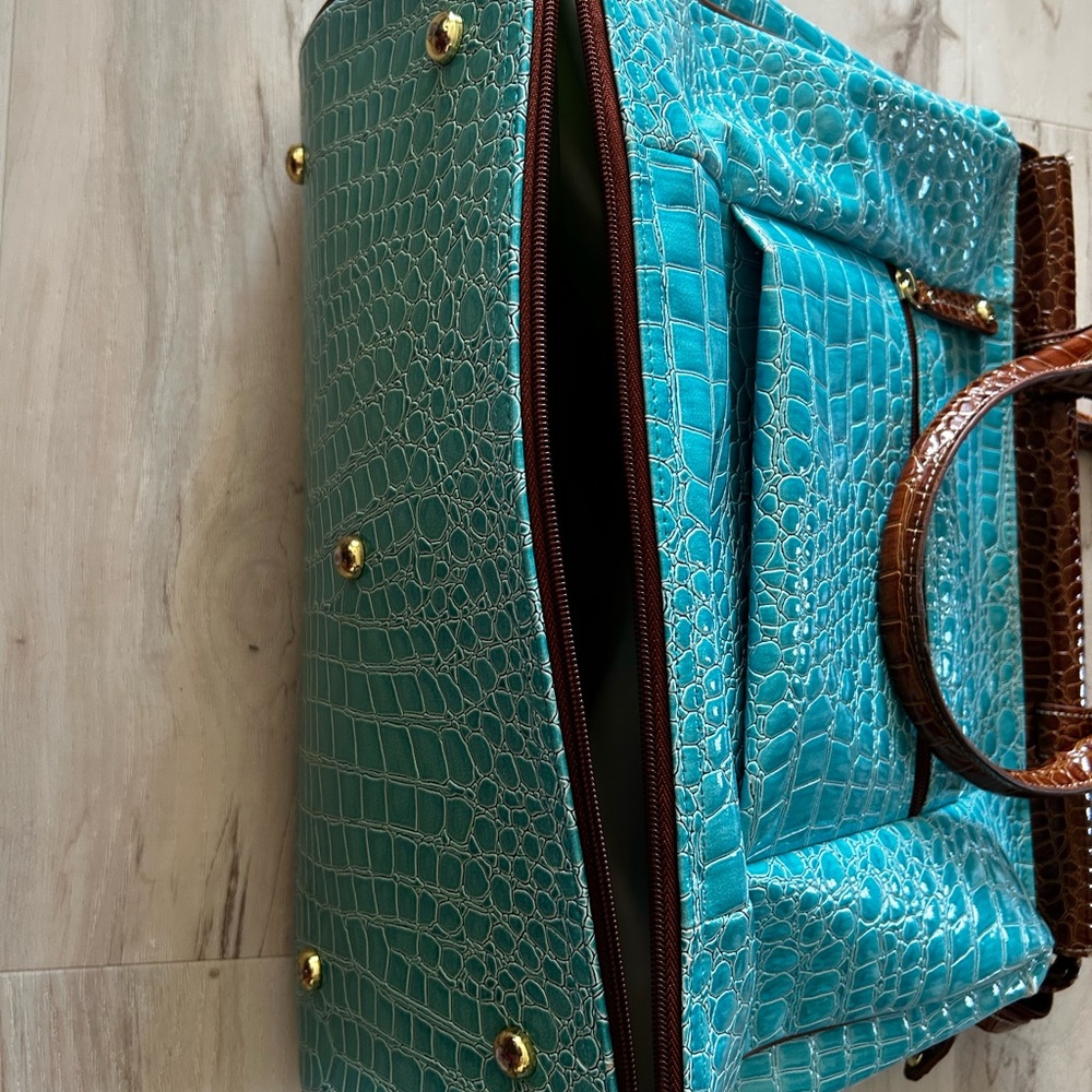Turquoise and Brown Travel Luggage Set - Picture 14 of 16